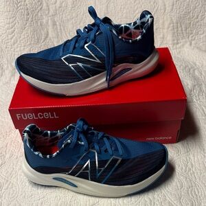 New Balance FuelCell Rebel v2